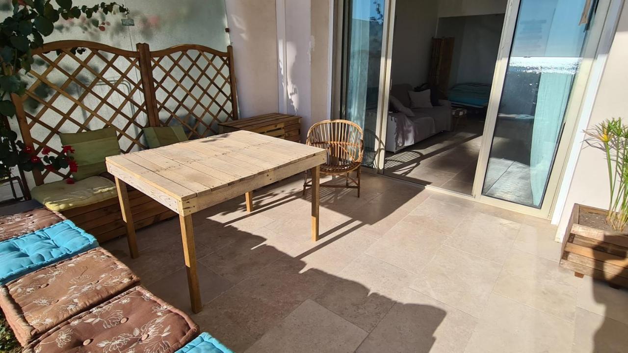 Ti Caz Kreol - Juan Plages Les Pieds Dans L'Eau Apartment Exterior photo